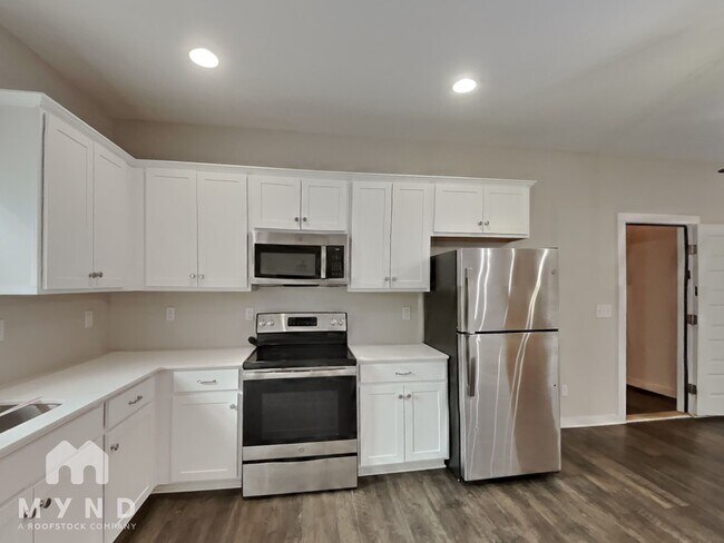 Foto del edificio - 15674 Capstone Blvd