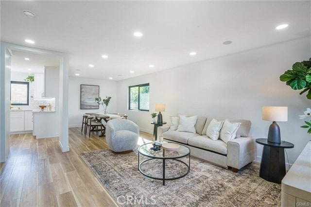 Foto del edificio - 18548 San Gabriel Ave