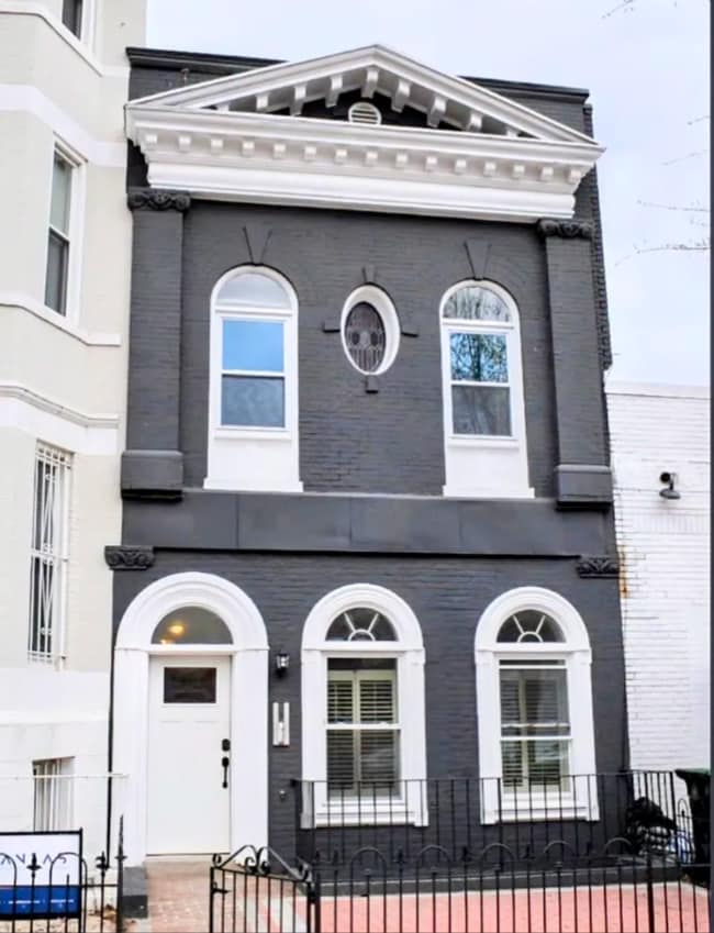 Building Photo - 738 11th St NE