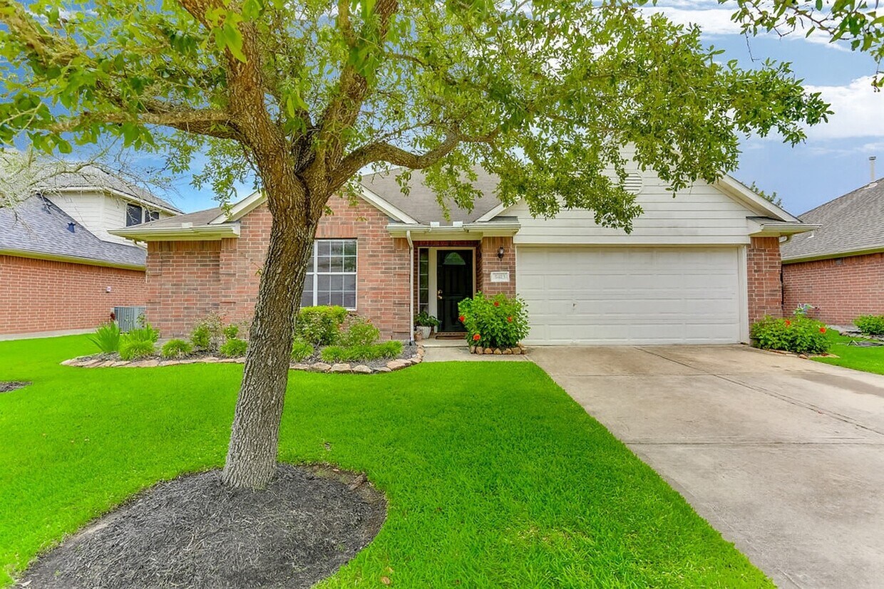 Foto principal - 5413 Caprock Dr