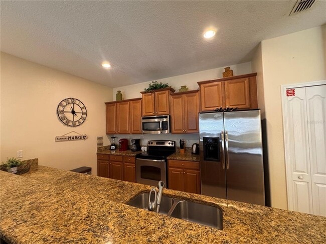 Building Photo - 3075 Beach Palm Ave