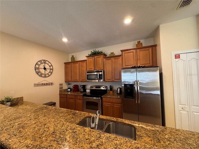 Foto del edificio - 3075 Beach Palm Ave