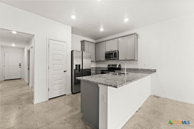 Foto del edificio - 911 Cherry Laurel Ln