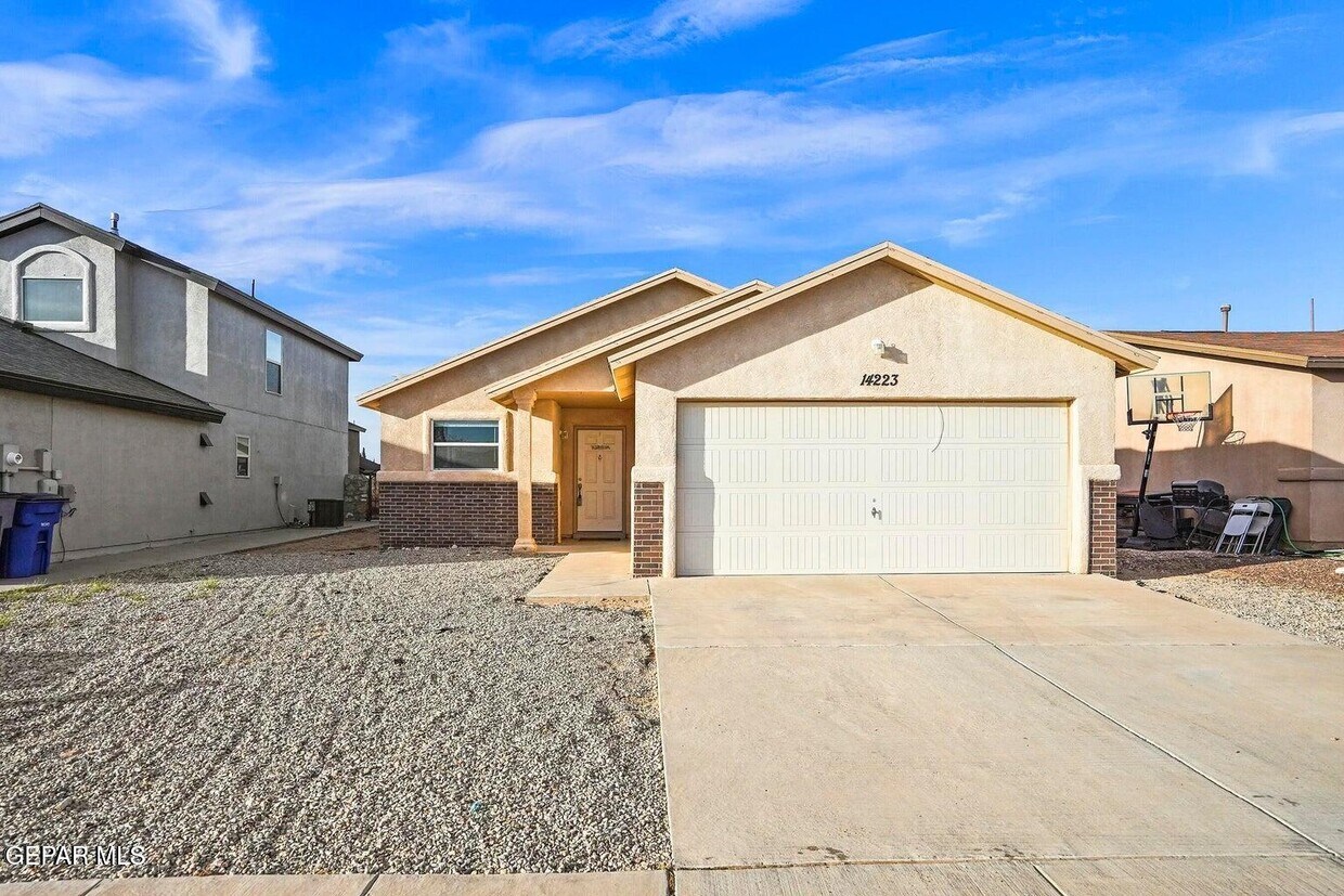 Foto principal - 14223 Poets Rock Ln