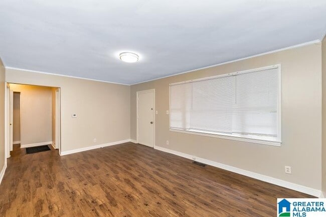 Building Photo - 901 N Highland Dr