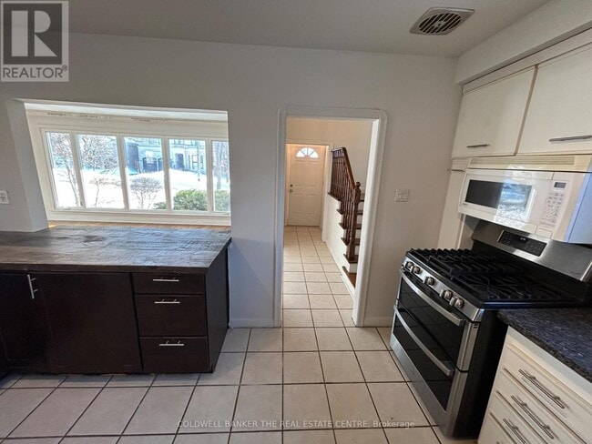 Building Photo - 294 Betty Ann Dr