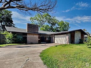 Building Photo - 12043 High Meadow Dr