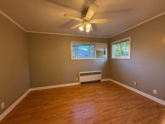 Foto del edificio - 1495 Lake Dr