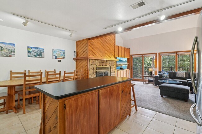 Foto del edificio - Serenity and Views with this 3 bedroom/3Bathroom Townhome in Buffalo Ridge