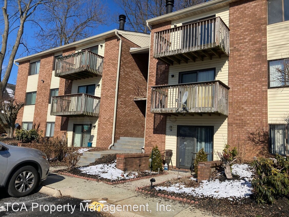 Primary Photo - 2 br, 1 bath House - 991 Bern Drive, Unit 3C
