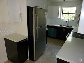 Building Photo - 10500 SW 155th Ct