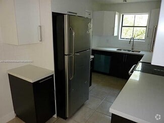Building Photo - 10500 SW 155th Ct