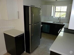 Building Photo - 10500 SW 155th Ct