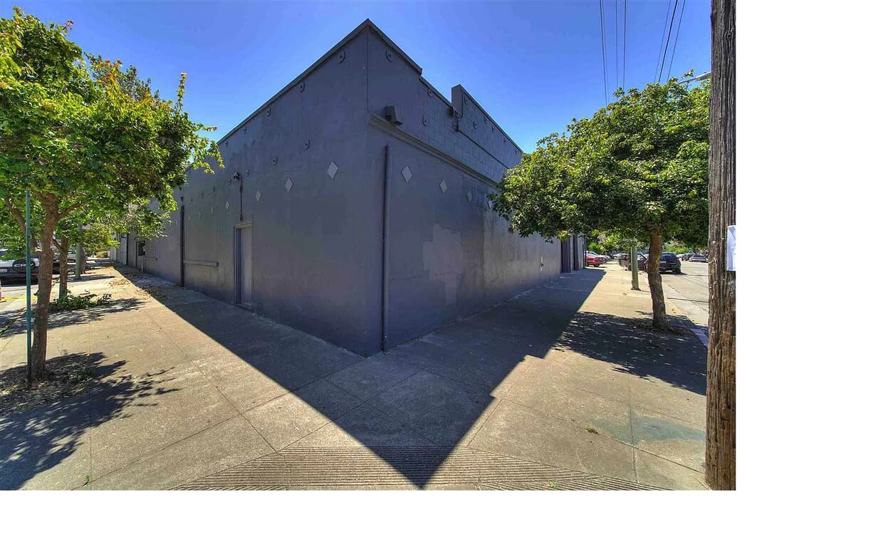Primary Photo - 1451 13th St