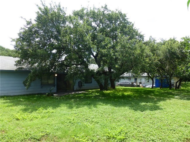 Building Photo - 1401 Serene Oaks Dr