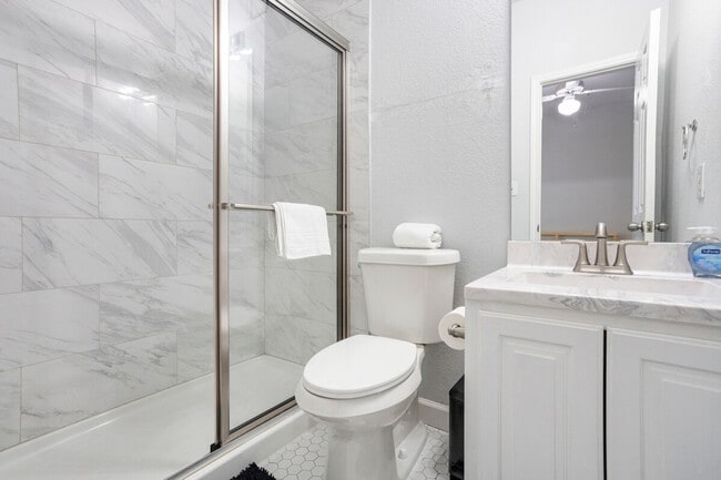 Foto del edificio - 1005 W 23rd St