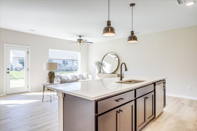 Building Photo - Pineway Maggie Plan