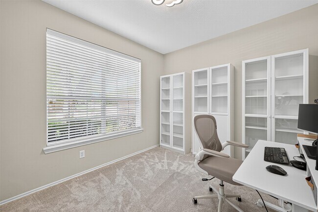 Building Photo - 6230 Hollydale Ridge Ln