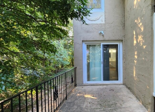 Foto del edificio - 17651 Graham St