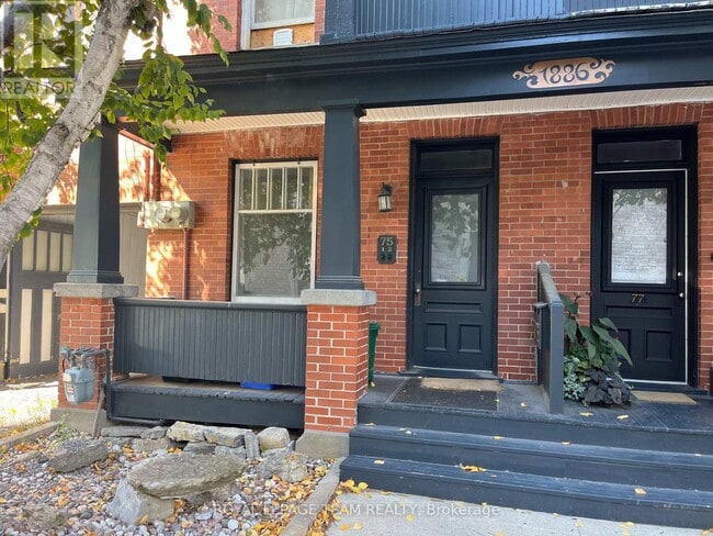 Building Photo - 75-75 Cathcart St
