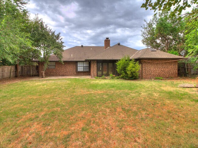 Foto del edificio - Large Corner Lot - 4 Bed/2.5 Bath + Study - 1 mile from PC North High School