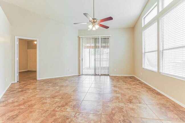 Foto del edificio - 3440 E Southern Ave