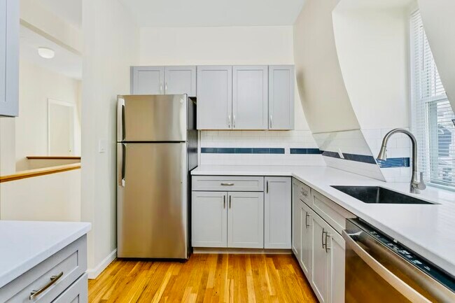 Building Photo - 11 Edgemont Rd