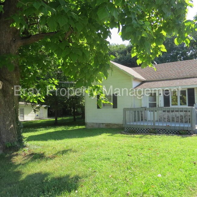 Foto del edificio - 2120 N Travis Ave