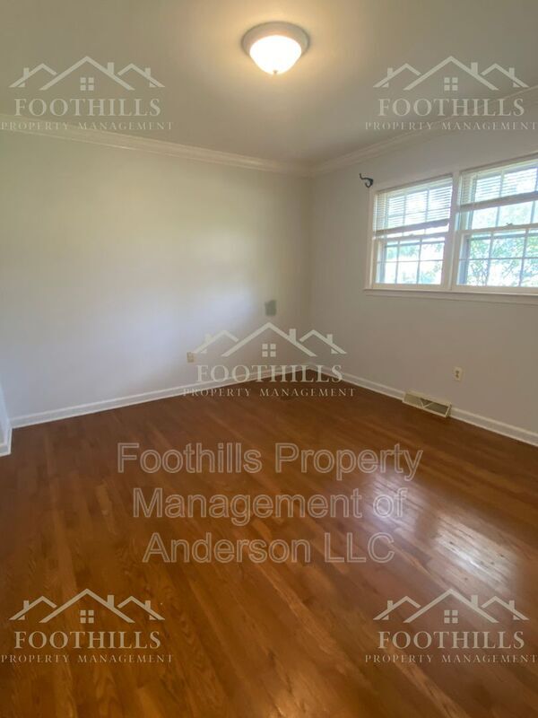 Foto del edificio - 102 Windemere Way