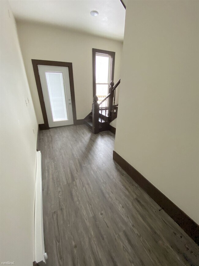 Foto del edificio - 1 br, 1 bath Duplex - 113 Saint Louis Stre...
