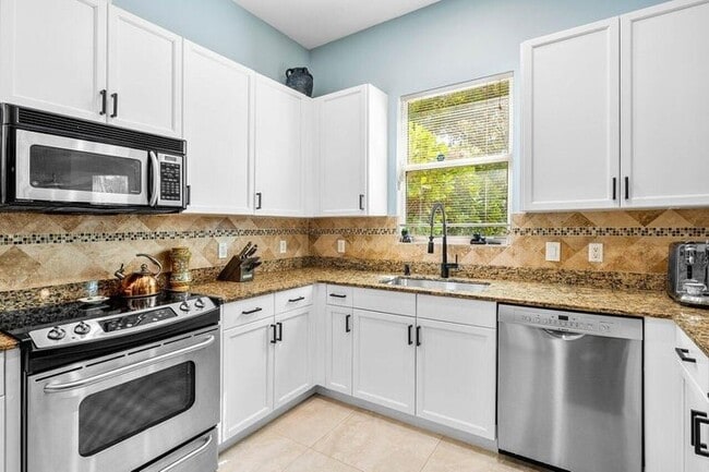 Photo - 1875 Highland Grove Dr Townhome