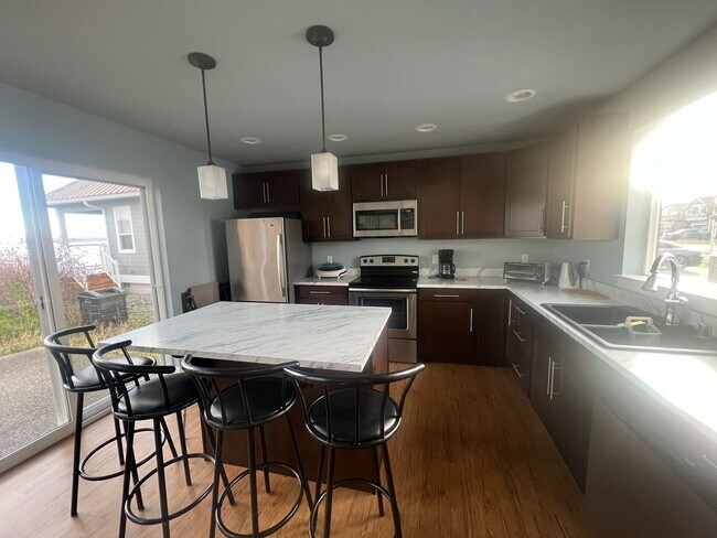 Foto del edificio - Waterfront 2 Bedroom Home in Ferndale!