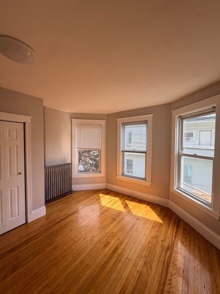 Foto del edificio - 54 Highland St