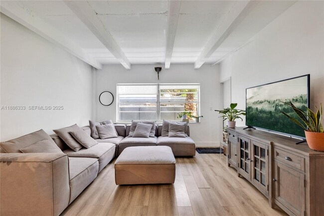 Building Photo - 325 Ocean Dr