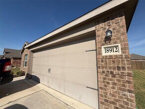 Building Photo - 18912 Quiet Range Dr