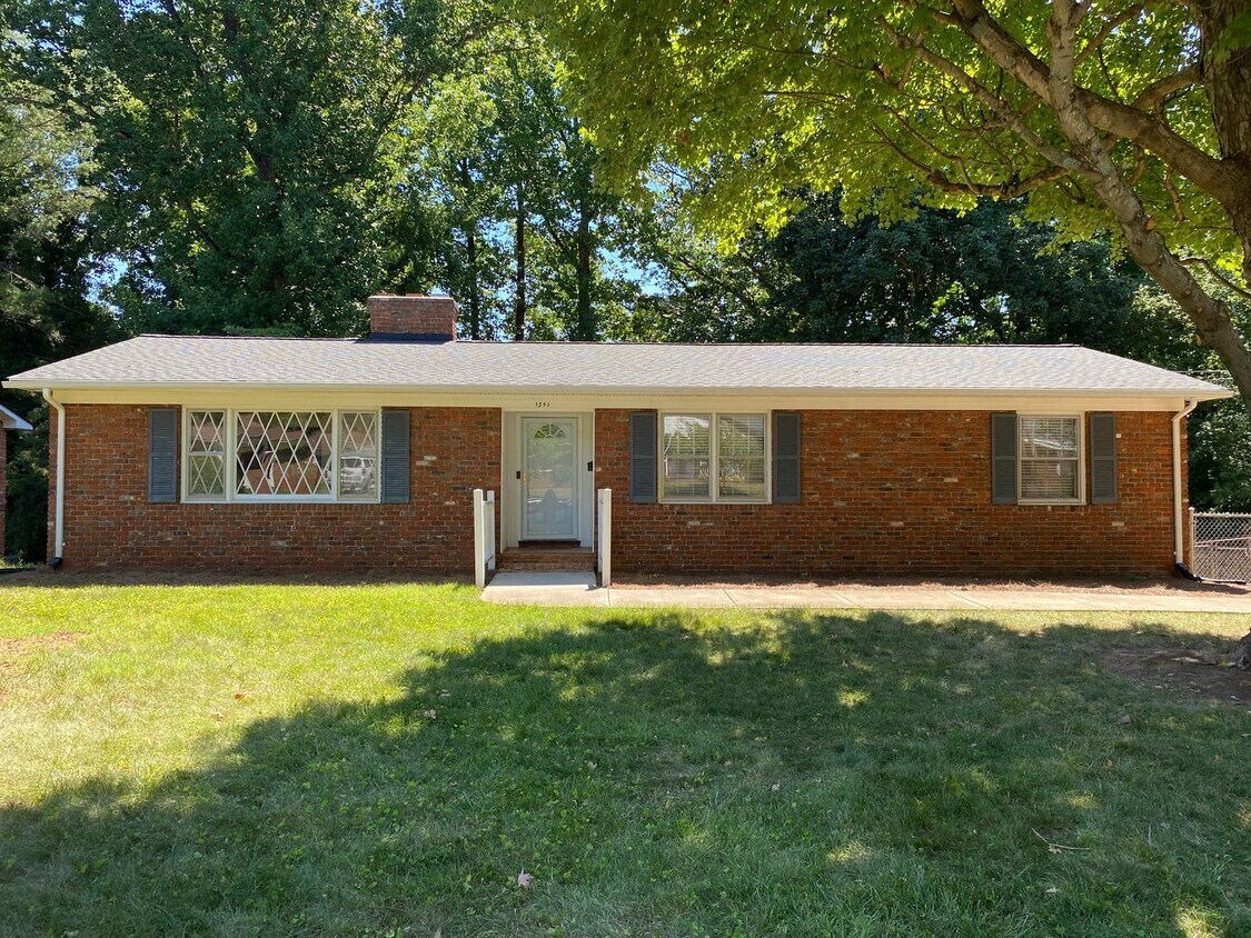 Primary Photo - 1341 Waybridge Lane