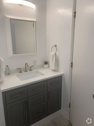Building Photo - 484 Mcfaul Way