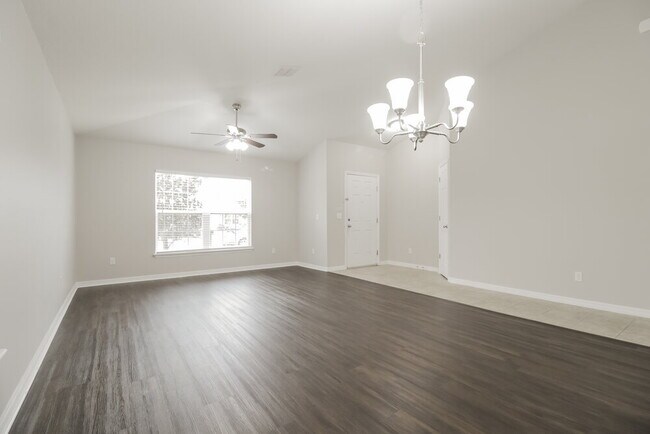 Building Photo - 1121 Maumee St