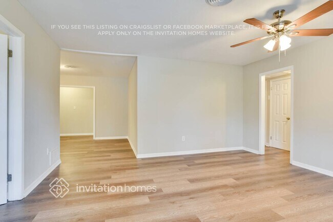Building Photo - 5915 Westbury Dr