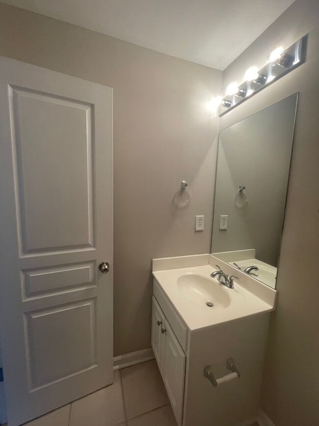 Building Photo - 3921 Cherokee Woods Way