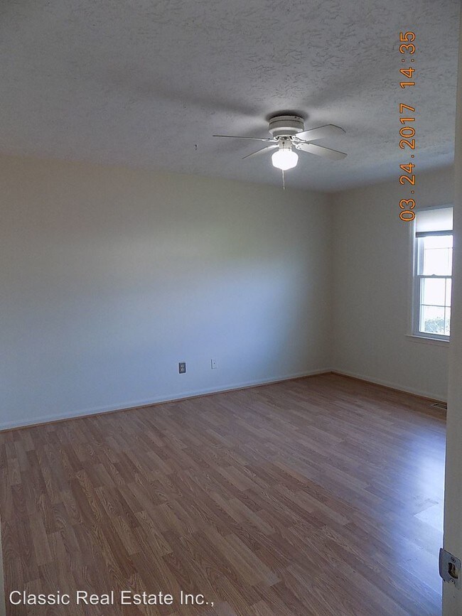 Building Photo - 3440 Sutherland Dr