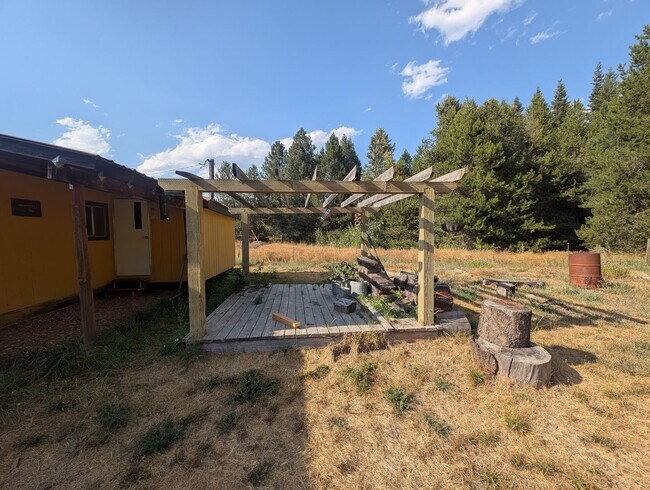 Building Photo - 2976 Deeter Rd