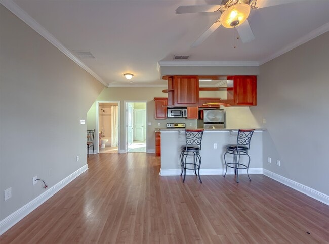 Building Photo - 1937 Bloomington Ave