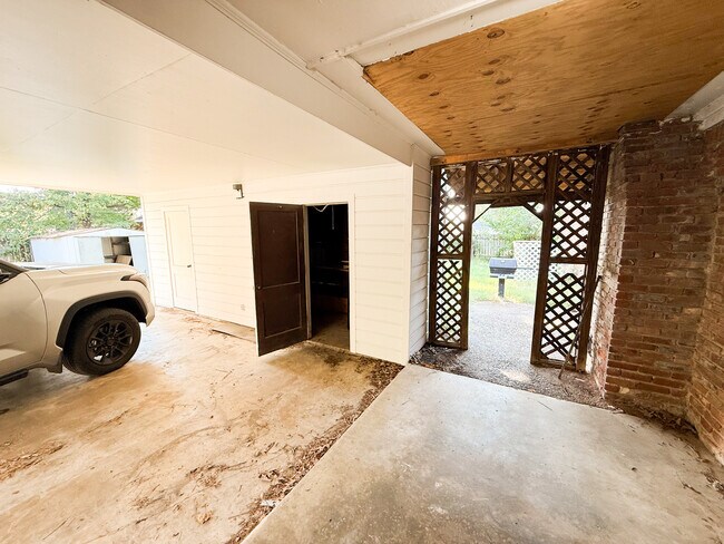 Foto del edificio - 5305 Oak Meadow Ave