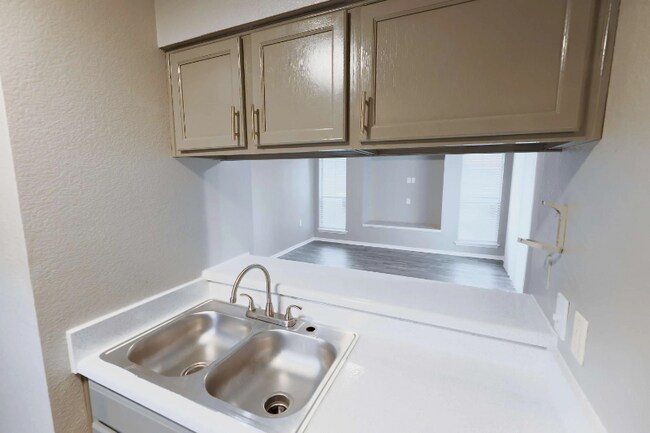 Foto del edificio - 390 Shady Ln Dr