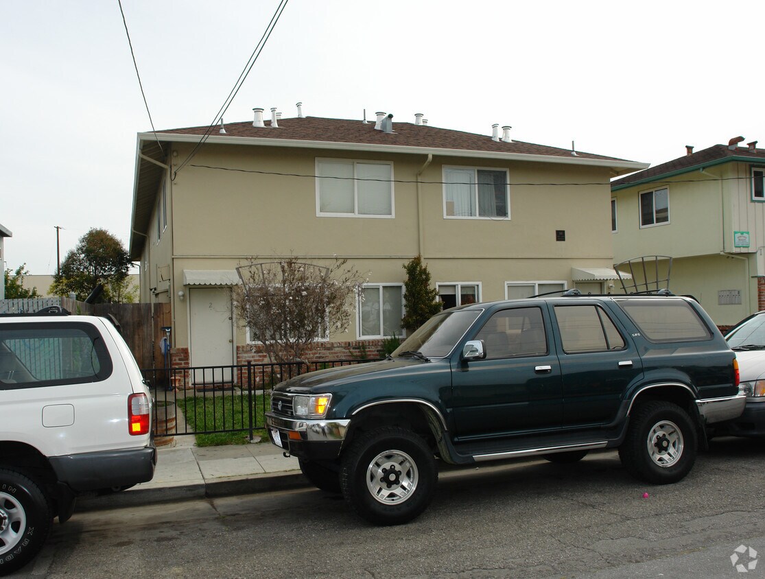 Primary Photo - 146 N Idaho St