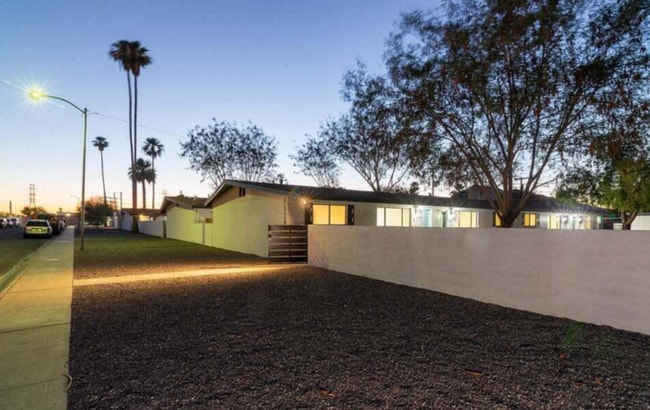 Building Photo - Beautiful Upgraded Scottsdale Property