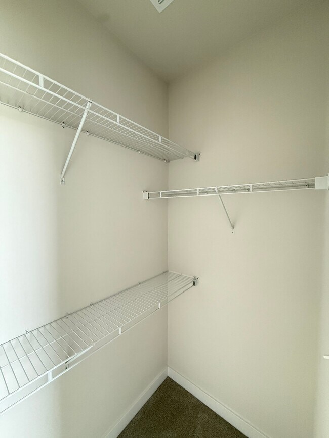Foto del edificio - 9304 Tanfield Dr