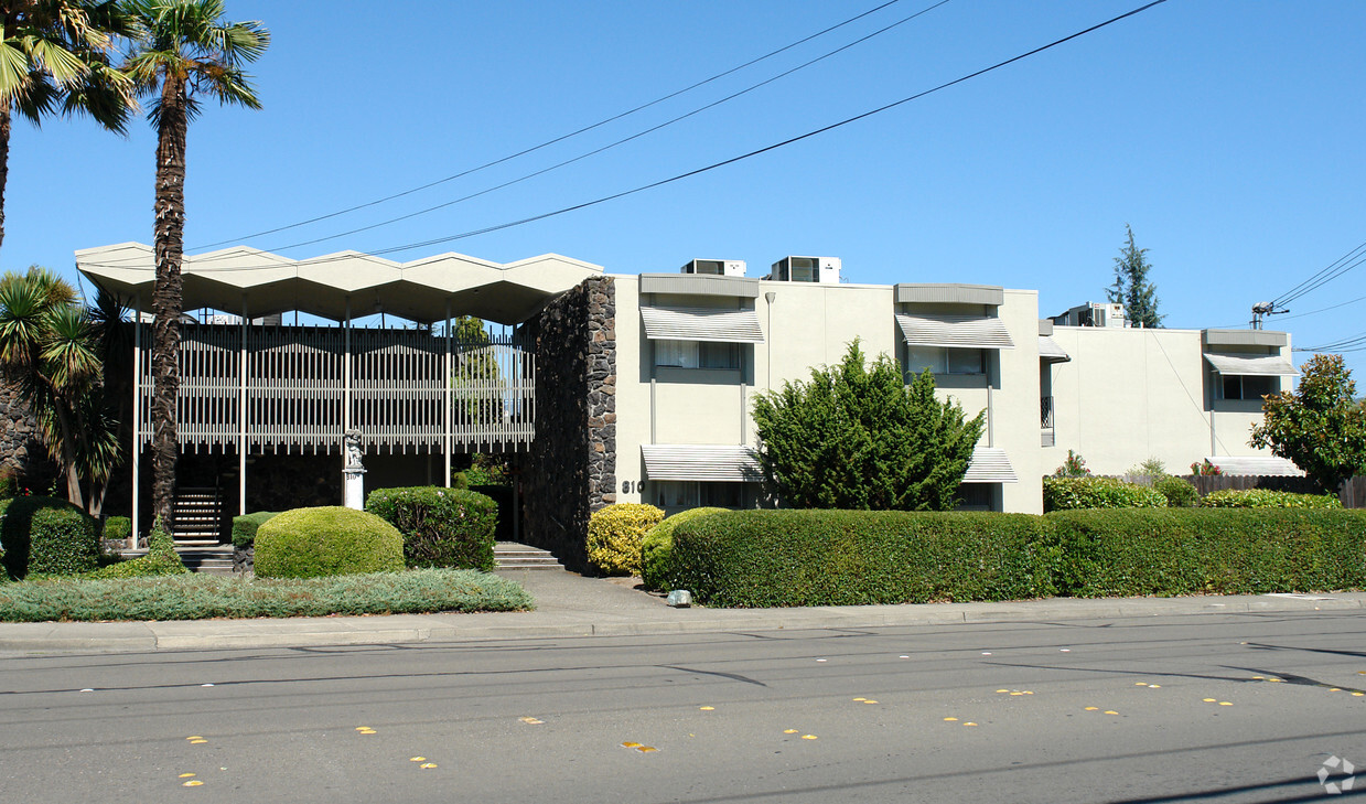 Building Photo - Montclair Garden Apartments