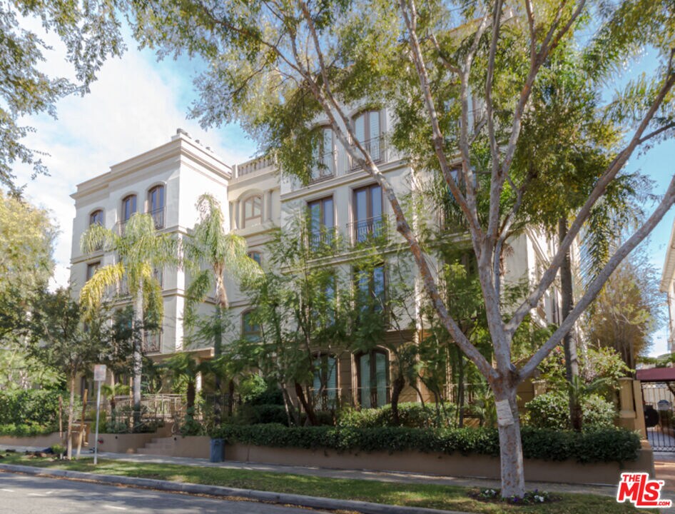 Foto principal - 132 S Crescent Dr